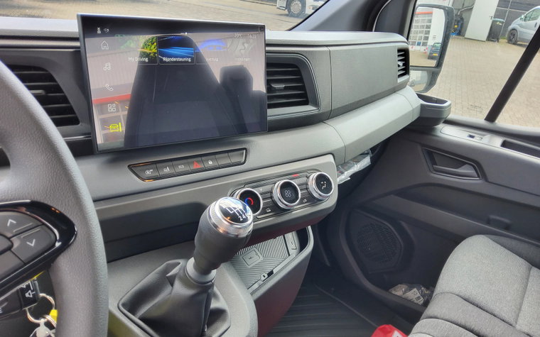 Vehicle Image 15