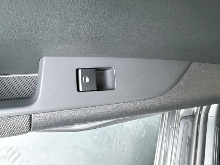 Vehicle Image 34