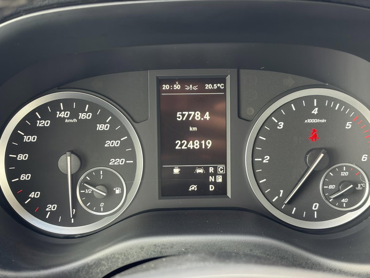 Vehicle Image 19