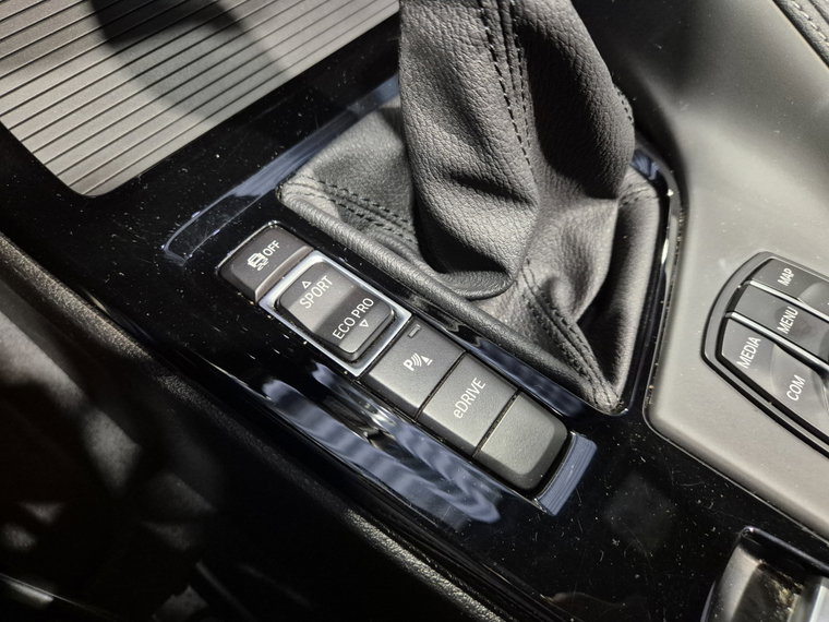 Vehicle Image 42