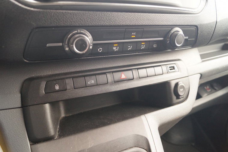 Vehicle Image 28