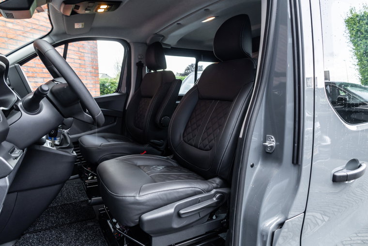 Vehicle Image 9