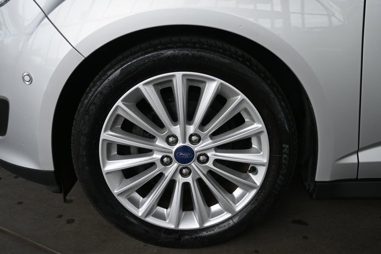 Vehicle Image 13