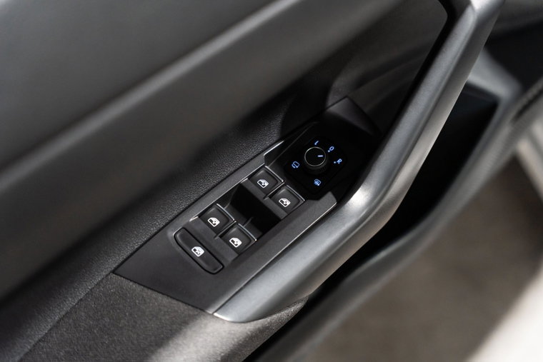 Vehicle Image 40