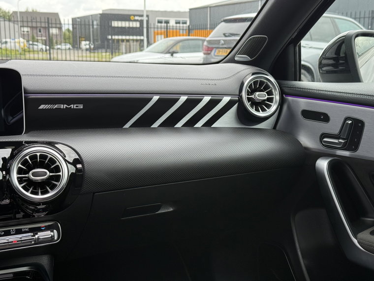 Vehicle Image 35