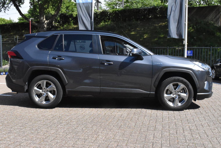 Vehicle Image 10