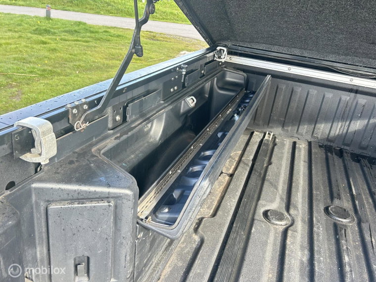 Vehicle Image 35