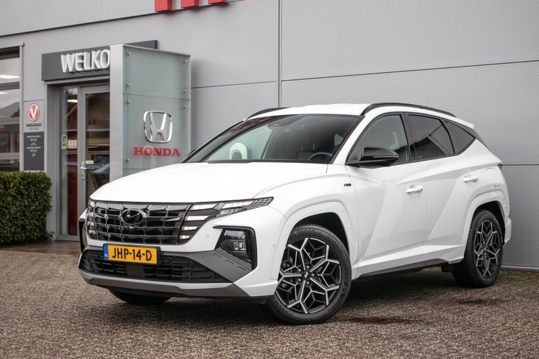Vehicle Image 16