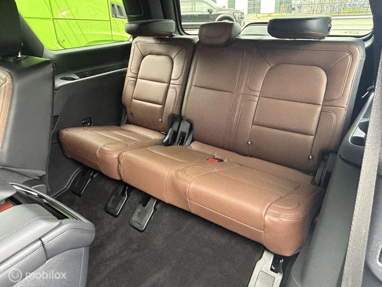 Vehicle Image 36