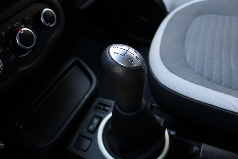 Vehicle Image 25