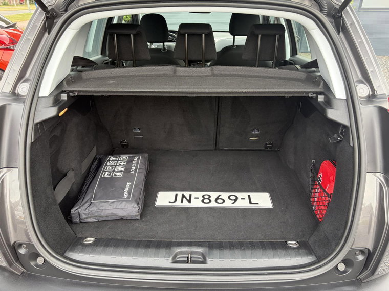 Vehicle Image 29