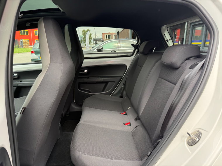 Vehicle Image 32