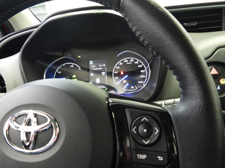 Vehicle Image 12