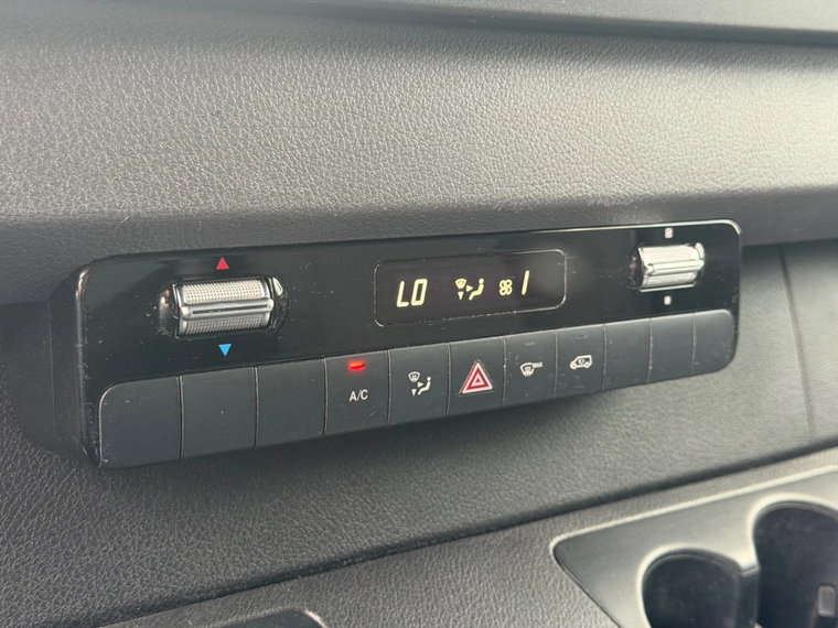Vehicle Image 27