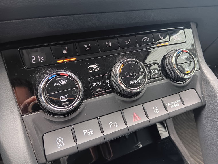 Vehicle Image 26