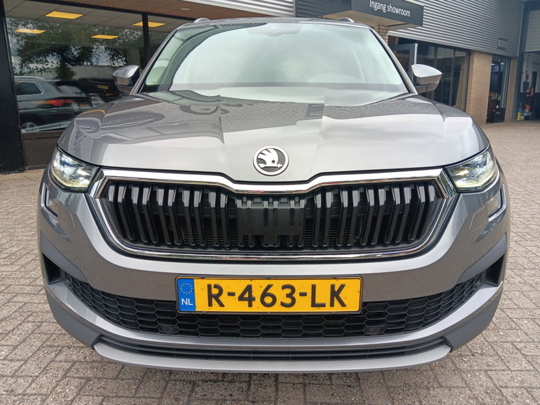 Vehicle Image 9
