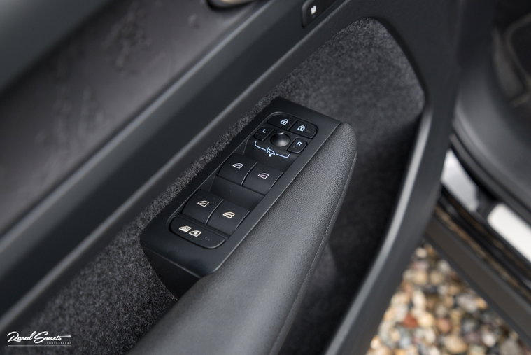 Vehicle Image 43