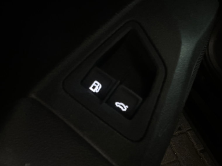 Vehicle Image 34