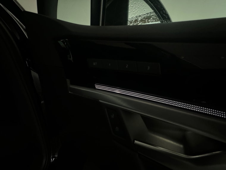 Vehicle Image 41