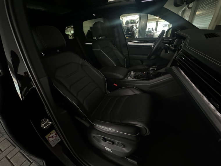 Vehicle Image 43