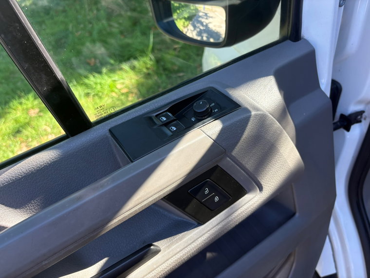 Vehicle Image 26