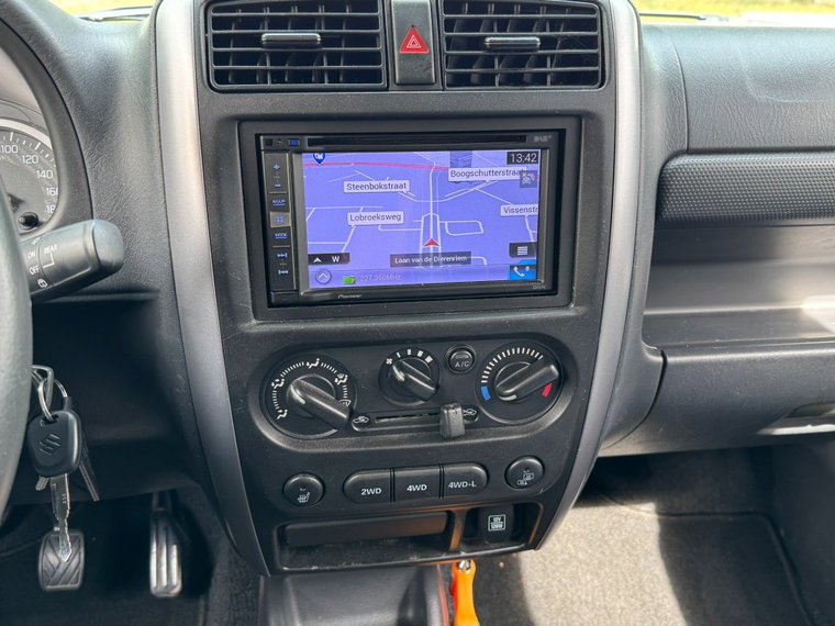 Vehicle Image 22