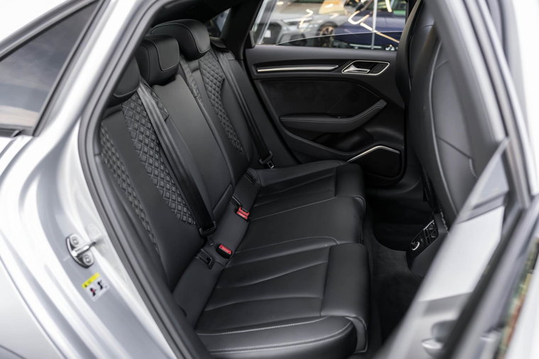 Vehicle Image 35
