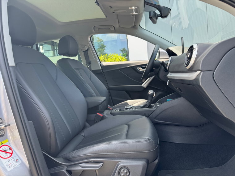Vehicle Image 21