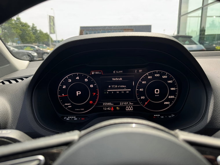 Vehicle Image 23