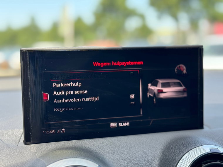 Vehicle Image 25
