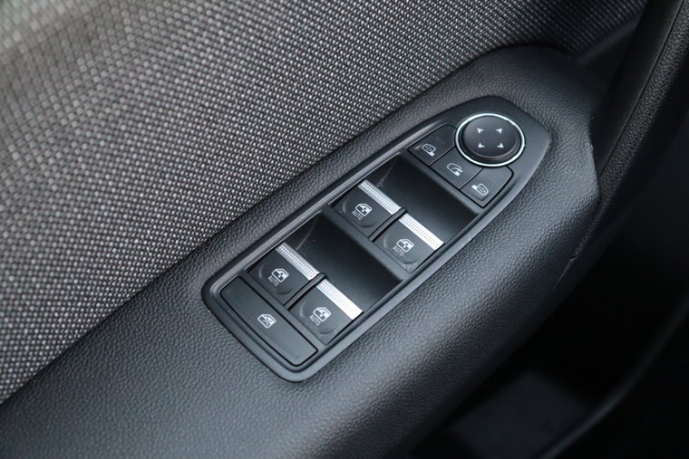 Vehicle Image 24