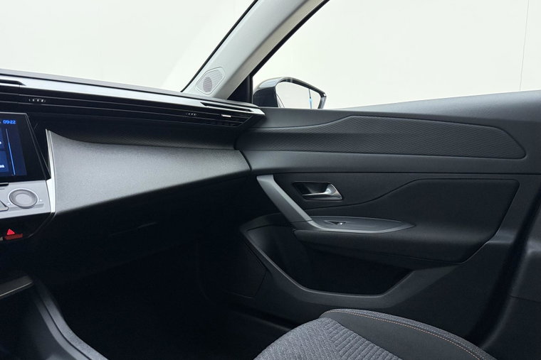Vehicle Image 33