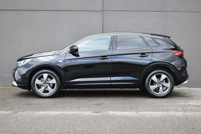 Vehicle Image 4