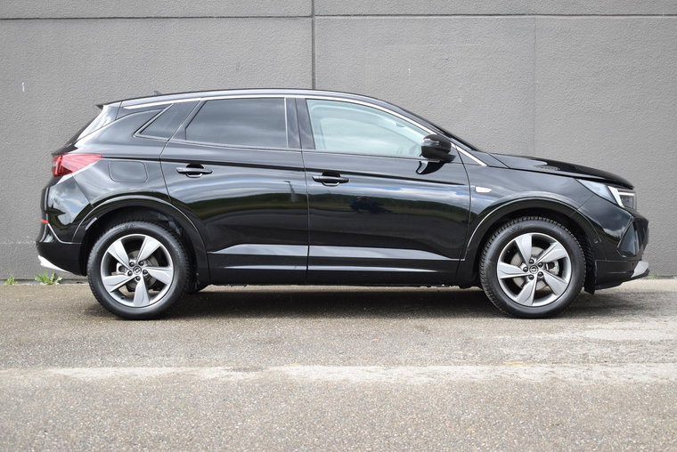 Vehicle Image 8