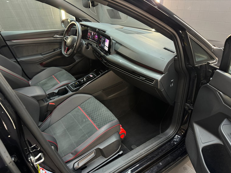 Vehicle Image 33