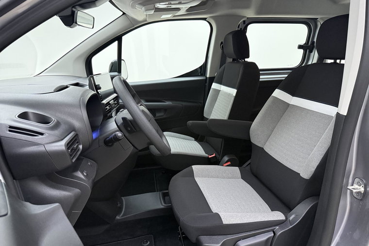 Vehicle Image 31