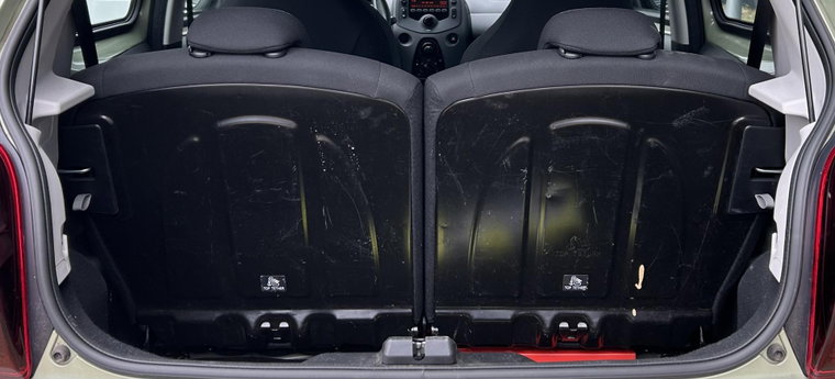 Vehicle Image 21