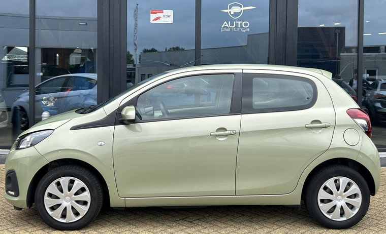 Vehicle Image 6