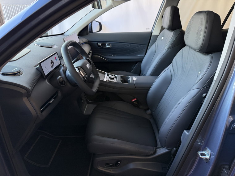 Vehicle Image 17
