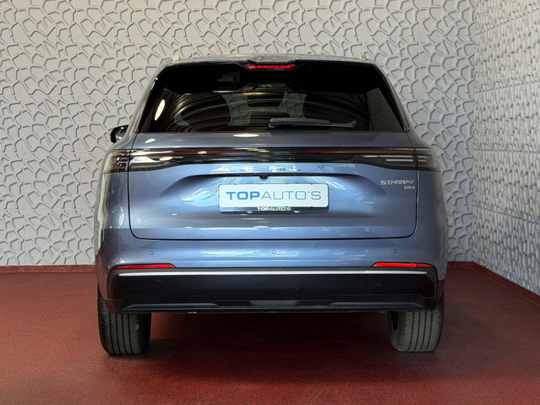 Vehicle Image 6