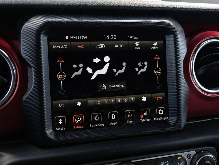 Vehicle Image 25