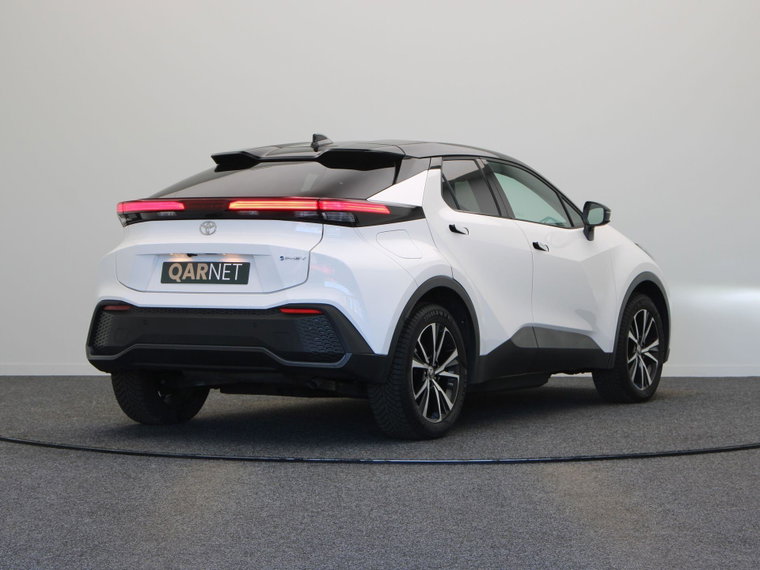 Vehicle Image 16