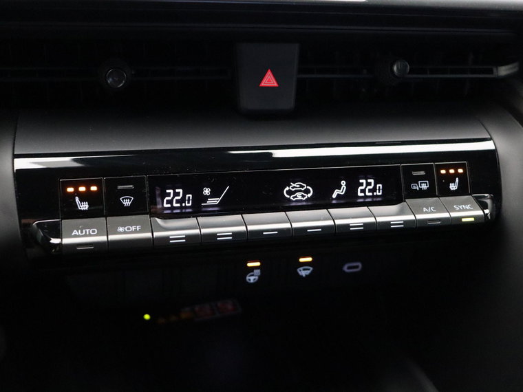Vehicle Image 32