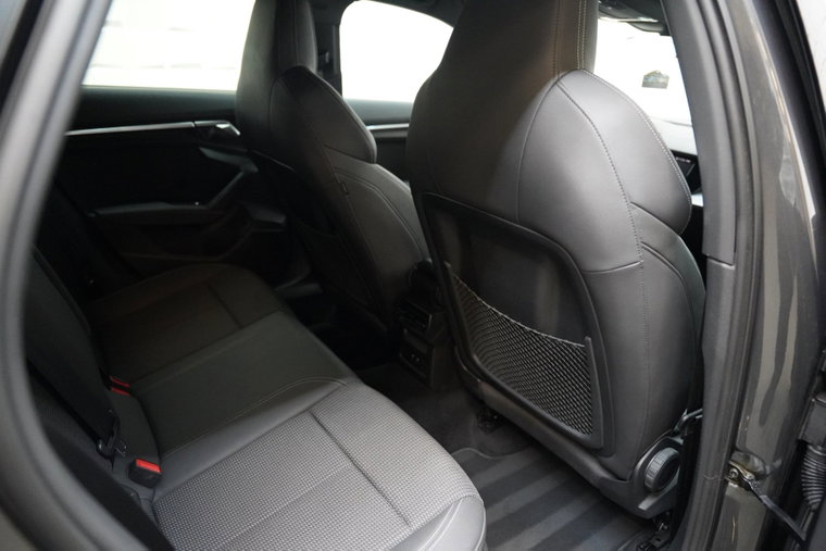 Vehicle Image 35