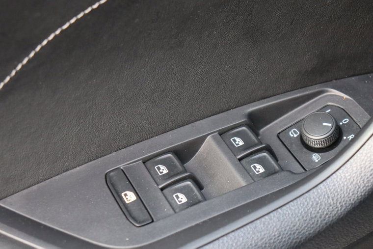 Vehicle Image 26