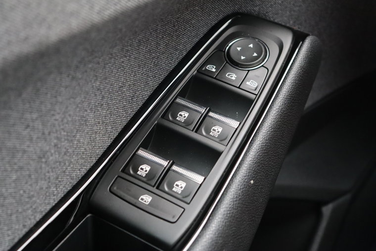 Vehicle Image 23