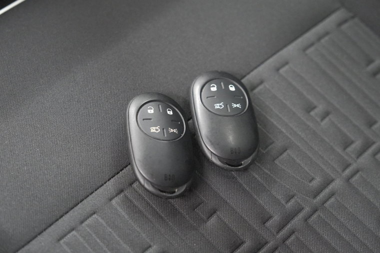 Vehicle Image 16
