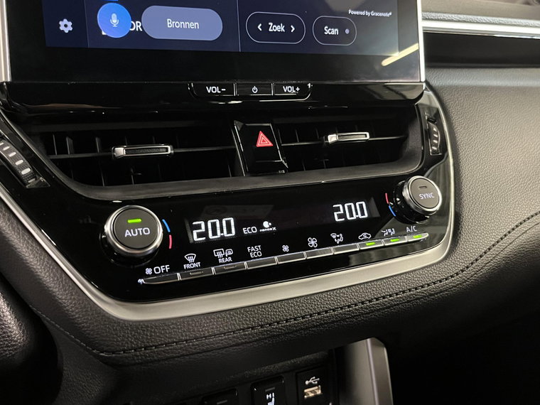Vehicle Image 23