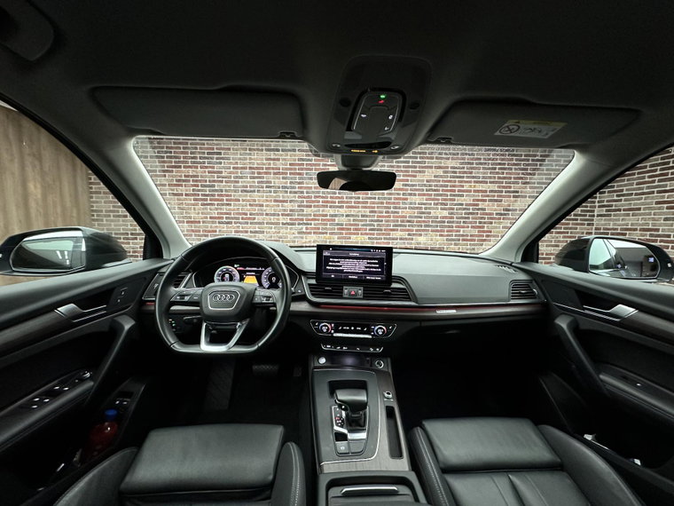 Vehicle Image 9