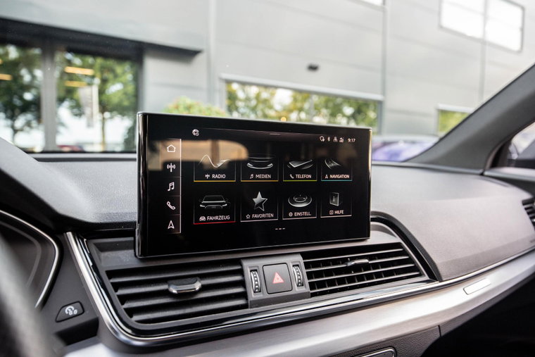 Vehicle Image 10